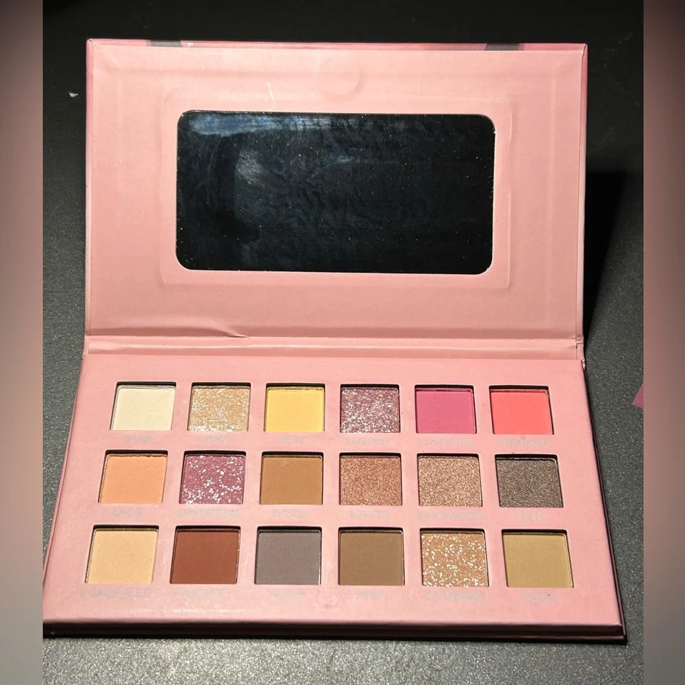 Eyeshadow Palette with Mirror - Neutral and Pink Shades